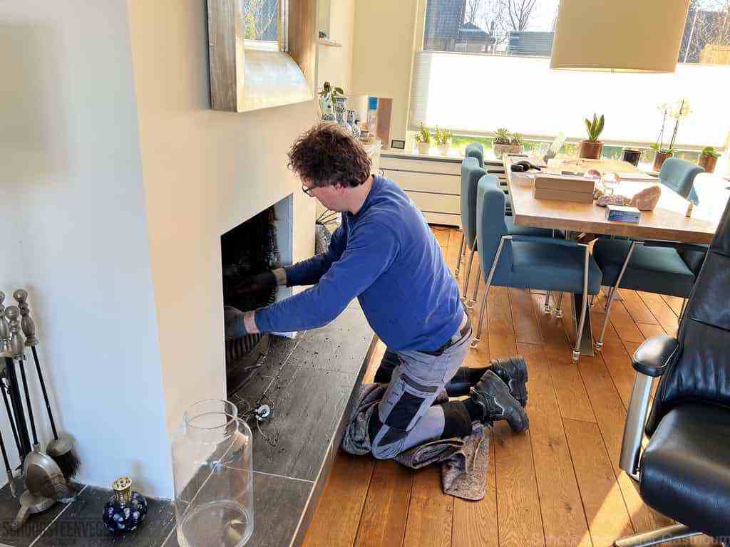 Schouwveger Castricum kleed schoorsteenreiniger Schouwveger Castricum kleed schoorsteenreiniger